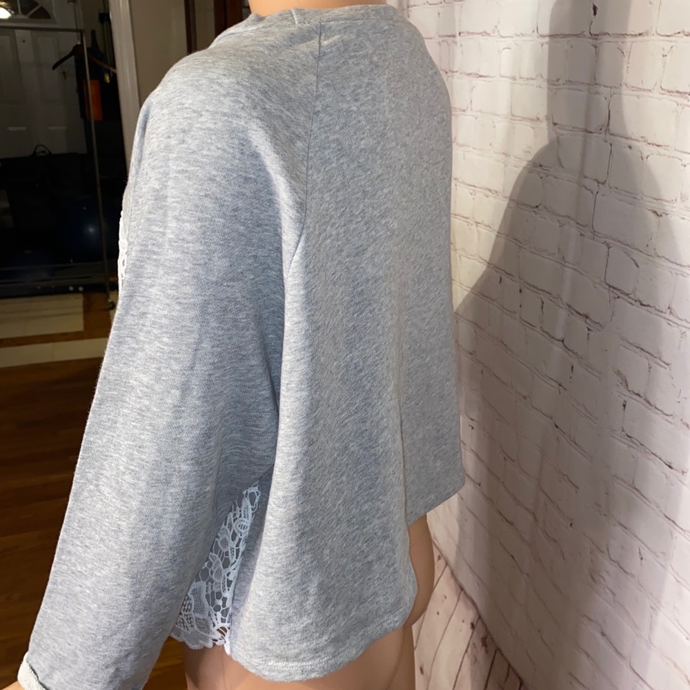 H & M Divided grey & white lace sweatshirt - Picture 3 of 13